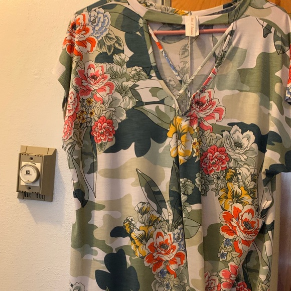 Now n forever floral tunic top 1x - Picture 1 of 3